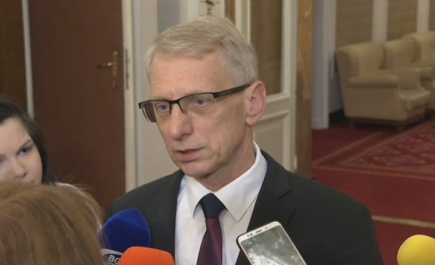 Николай Денков: Има желание от страна на ГЕРБ за включване на още министри в проектокабинета