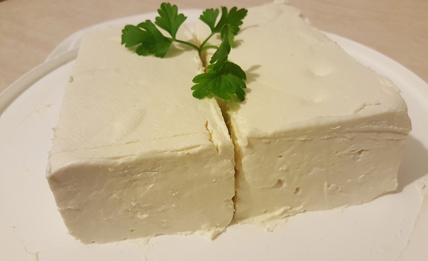 Едно от пет изследвани овче сирена на пазара съдържа само