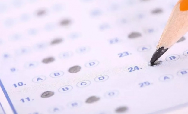 МОН качи на страницата си верните отговори на Националното външно