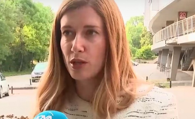 Мъж представящ се за глухоням събира помощи от хора в