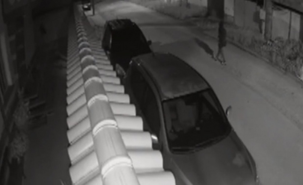 Серийни кражби от автомобили в Пловдивско: Видеокамери заснеха извършителя