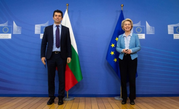 От Европейската комисия потвърдиха че нейната председателка Урсула фон дер