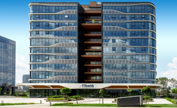 Като лидер в дигиталното банкиране в България Fibank Първа