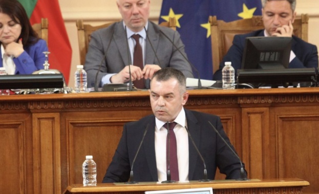 Наши разузнавачи следят нивата на радиация в Украйна на терен Наши разузнавачи следят нивата на радиация в Украйна на терен