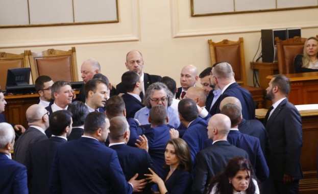 След нажежените страсти тази сутрин при които депутатът от Възраждане
