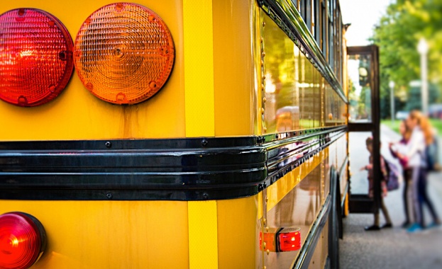 Хванаха шофьор на автобус който трябвало да превози деца на