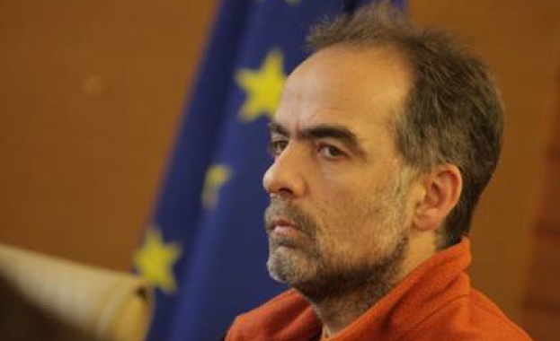 В публикация във фейсбук бившият заместник министър на околната среда и