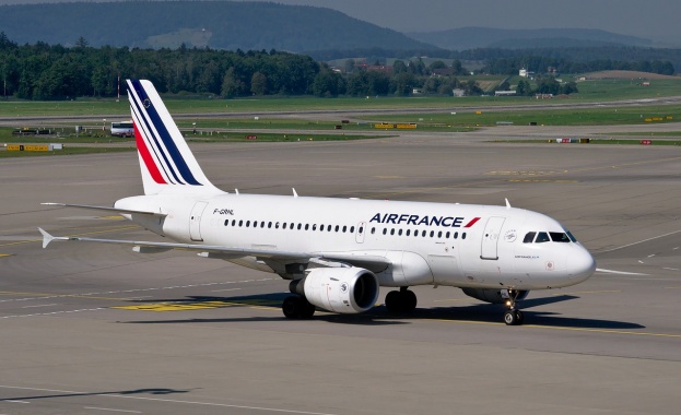 Първа в света Франция забрани полетите на кратки разстояния Мярката