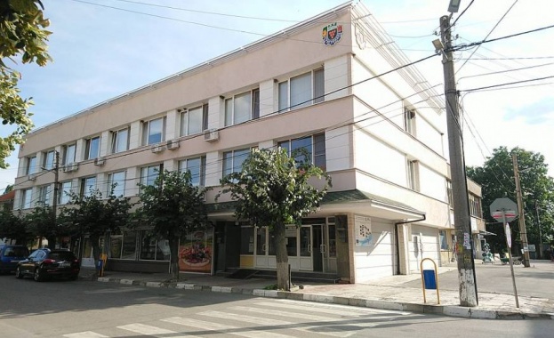 Разследващи влязоха в сградата на Община Сунгурларе Причината е досъдебно