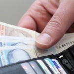 Синдикатите са против държавните служители да плащат осигуровките, покрити от държавата