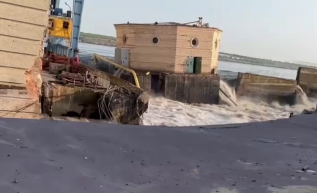 Ръководителят на администрацията на градския район Новокаховка Владимир Леонтиев каза