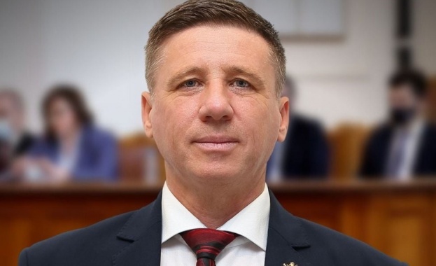 Изключеният от „Възраждане“ Николай Дренчев остава в парламента като независим депутат