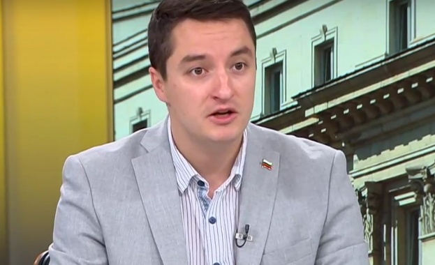 Явор Божанков: Правителството има мощна подкрепа от страна на „ДПС-Ново начало“ Явор Божанков: Правителството има мощна подкрепа от страна на „ДПС-Ново начало“