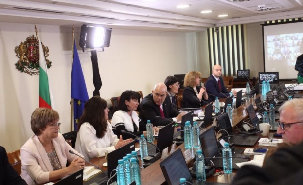 Шестимата членове на Прокурорската колегия на ВСС оттеглиха първото предложение