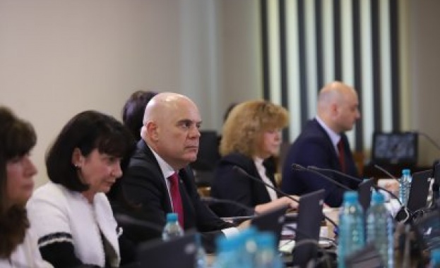 ВСС насрочи за понеделник заседание по второто искане за отстраняване на Иван Гешев