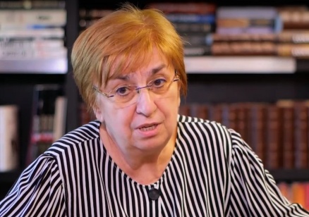 Проф. Екатерина Михайлова: В случай че президентът реши да прекрати мандата си предсрочно, той трябва да подаде оставка