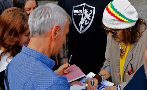 Джони Деп Алис Купър Джо Пери и Томи Хенриксен кацнаха