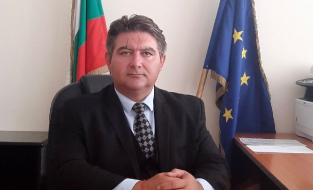 С нарочно писмо до Министерски съвет областният управител на област