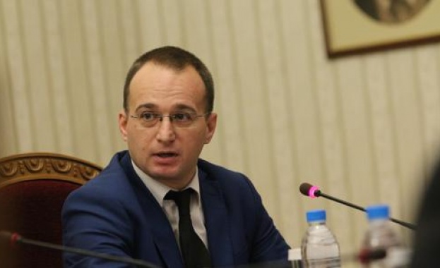 Председателят на политическа партия МИР Симеон Славчев внесе днес писмо