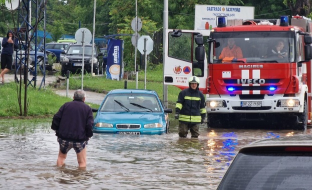 Частично бедствено положение е обявено във Враца и Криводол вчера
