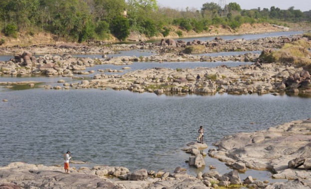 Най малко 96 души са починали през последните няколко дни в
