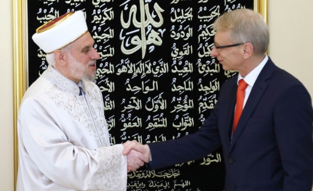 Уважавам хората които са се посветили на духовността знанието и