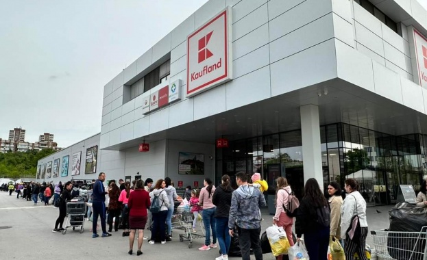 Над 5 тона са пластмасовите отпадъци които Книги за смет