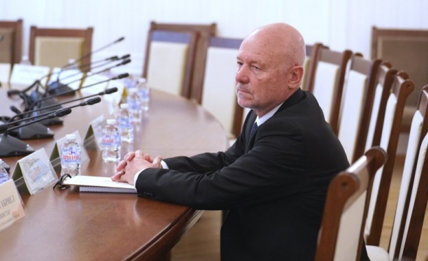 Правителството подготвя решението за втори пакет помощ за Украйна и