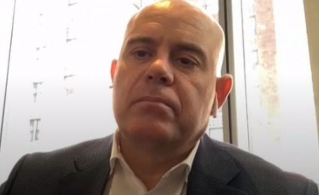 Борисов влезе в политиката на гърба на Живков и на