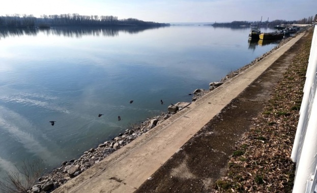 Около 35 тона дизелово гориво са се разлели в сръбския