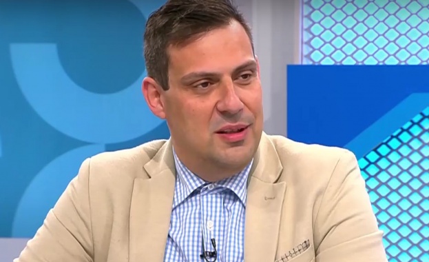 Бензинът и дизелът може да поскъпнат с 1 2 стотинки или