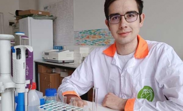 Петър Жотев е най добрият български ученик по биология и втори