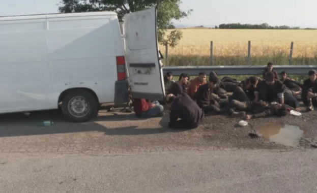 Отново е заловена група мигранти на АМ Тракия - на