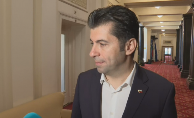 Цялото общество е настръхнало по темата на смяната на Гешев