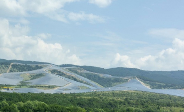 Най-голямата изградена до момента соларна централа в България - ФЕЦ