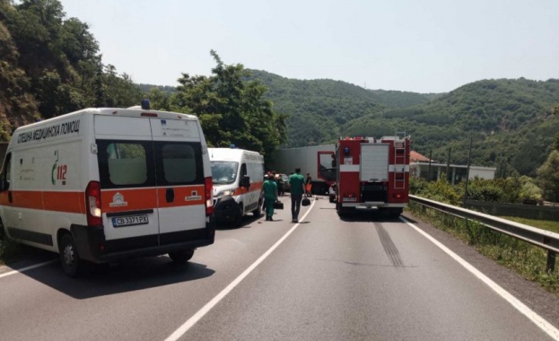 Жена загина на главен път Е-79 при катастрофа между тежкотоварен