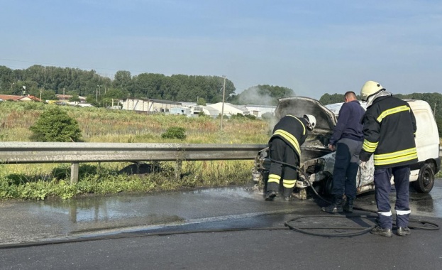 Лека кола катастрофира в мантинелата на Северната тангента на София