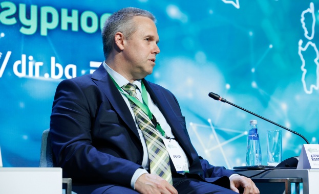 Министърът на електронното управление Александър Йоловски ще представи напредъка по