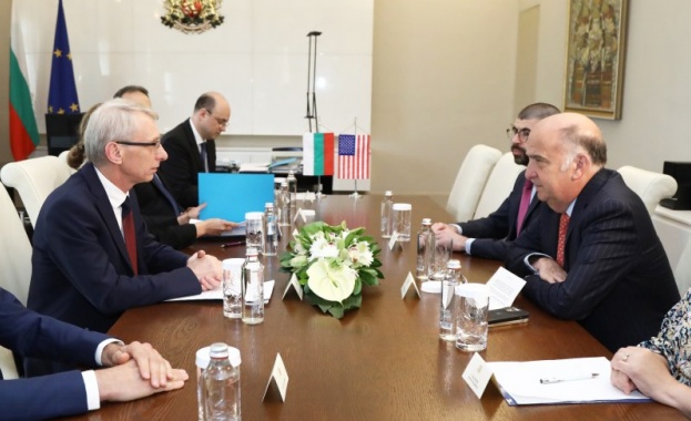 Новото редовно правителство работи за политическа стабилност в България която