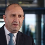 Очаква се Радев да коментира критиките, след разговора със Зеленски