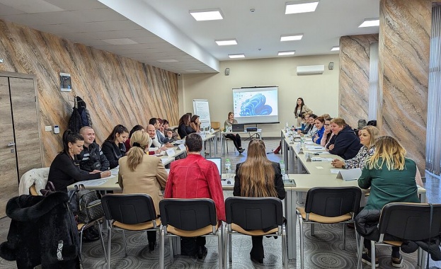 Над триста специалисти по човешки ресурси ще бъдат обучени в