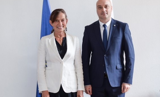 Министърът на правосъдието Атанас Славов проведе среща с извънредния и