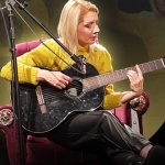 Летен театрално-музикален фестивал „Под звездите"