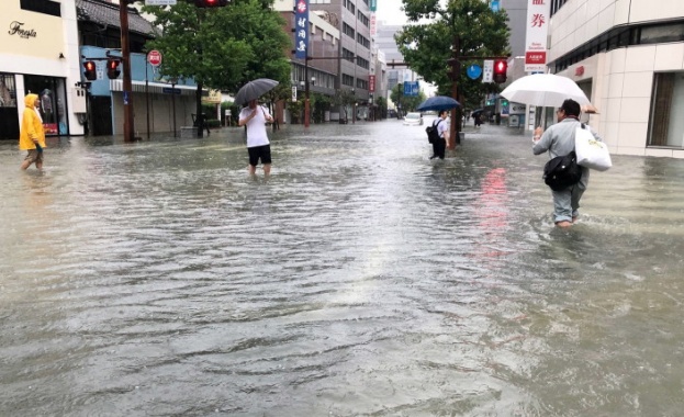 Жена е загинала а трима души са в неизвестност в