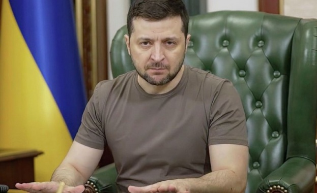 Зеленски смени всички ръководители на украинските военни служби с ветерани