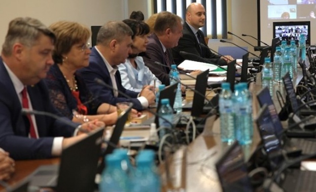 Пленумът на ВСС спря процедурата за избор на нов главен прокурор