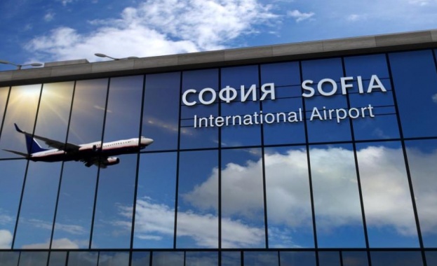 Засилено полицейско присъствие на летище София, преди пристигането на Божков