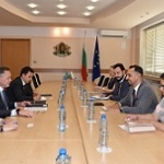 Министър Богданов и посланикът на Казахстан обсъдиха производството на зелен водород