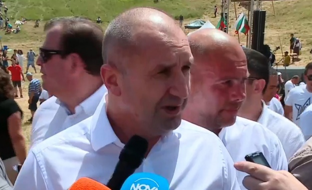 В критични времена българските управляващи нямат собствено мислене мнение и