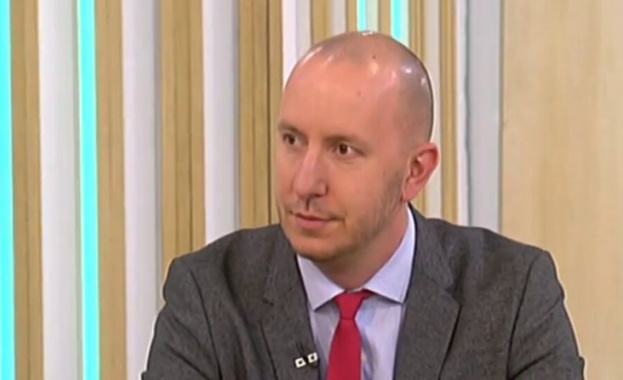 В момента се харчи много повече отколкото се събира Даването